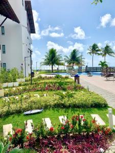 A garden outside Mauí beach resort