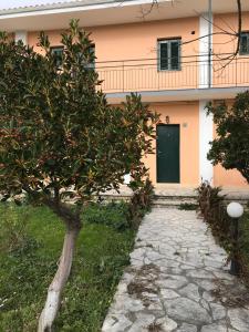 Zahrada ubytování Room in Apartment - Beautiful Apartment in Corfu with Swimming Pool