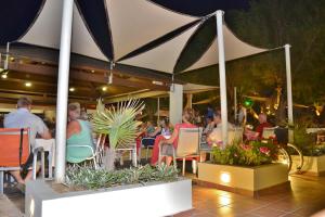 Hosté ubytování Melina Beach + 37 fotografií