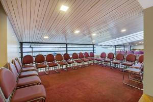 Konferenční prostory v ubytování Mount Conifer Suites & Spa
