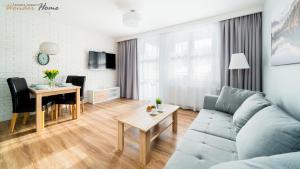 Posedenie v ubytovaní Wonder Home - Apartamenty Residence Karpacz blisko stoku narciarskiego, z balkonami i parkingiem