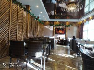 Kristall Hotel的休息区