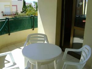 Balkón nebo terasa v ubytování Apartamentos Mediterraneo