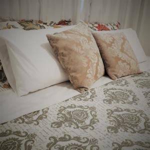 Un pat sau paturi într-o cameră la Serena Morro