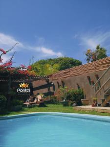 The swimming pool at or close to Pousada Pontal das Estrelas