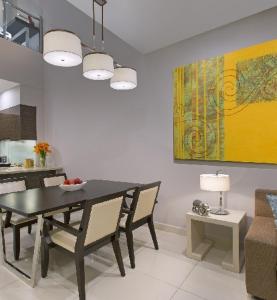 Istumisnurk majutusasutuses Trinidad Suites Johor, Trademark Collection by Wyndham