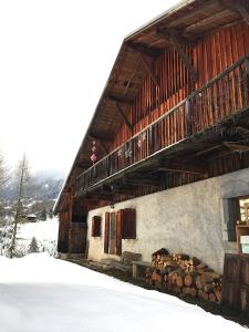 Le Hameau de Chantemerle v zimě