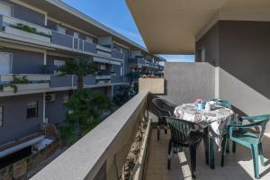 En balkon eller terrasse på Green Marine L9 Silvi Vacanza