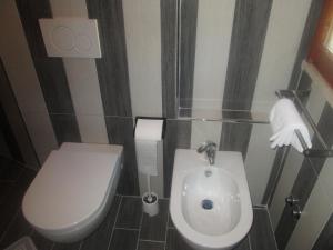A bathroom at Hotel Prater