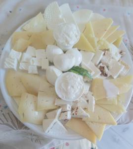 サン・ピエトロ・イン・ベヴァーニャにあるCasa Gretaのチーズ皿