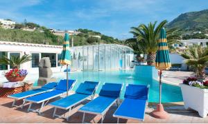 Bazén v ubytování Hotel Castiglione nebo v jeho okolí