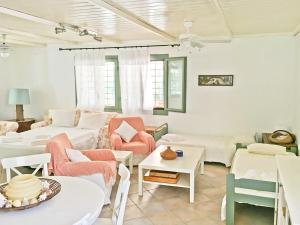 Posedenie v ubytovaní Olive Bay Beach House Ammouliani