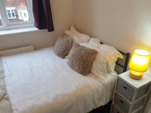 Fotografie z fotogalerie ubytování South Shield's Diamond 3 Bedroom House Sleeps 6 Guests v destinaci South Shields