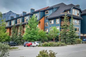 Gallery image of Pinnacle Mountain View Condo 3 Bed 2 Bath Downtown Canmore in Canmore