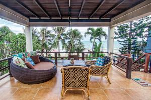 Balkón nebo terasa v ubytování Baan SanSuk Pranburi - Beach Front & Pool Villa