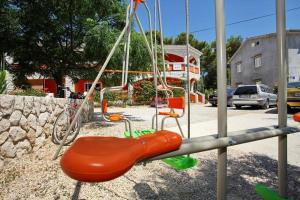 Ο χώρος παιχνιδιού για παιδιά στο Apartment in Vir with Balcony, Air conditioning, Wi-Fi (4595-2)