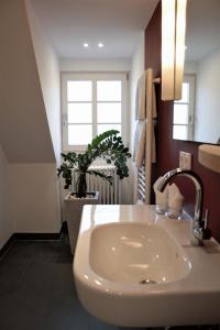 Fotografie z fotogalerie ubytování Hotel Residenz im Schloss Neuweier v destinaci Baden-Baden