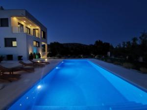 Bazén v ubytování Luxury Villa Reina nebo v jeho okolí