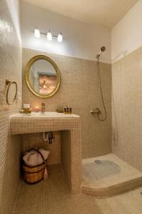 Bagno di BLACK BAY CAVES SUITES