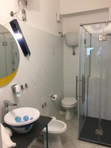A bathroom at Hotel Pelaghea
