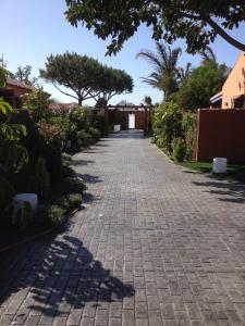 Zdjęcie z galerii obiektu Estudio con jardincito privado barbacoa y piscina w Kadyksie