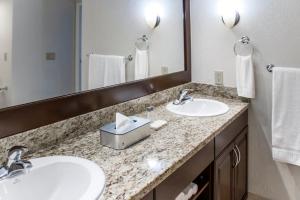 Koupelna v ubytování Hilton Vacation Club Polynesian Isles Kissimmee
