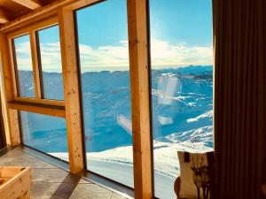 山林小屋周边自然景观
