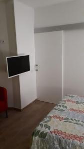A television and/or entertainment centre at apartamento Canary Style 2 las canteras