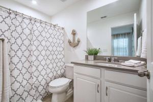 Um banheiro em 5 Bedrooms Townhome W- Splashpool - 8205Sa