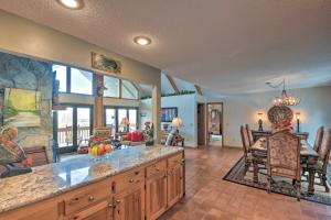 Gallery image of Home with Spacious Deck, BBQ, Game Room and Lake Views in Hiawassee