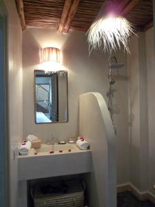 Ванная комната в Riad et Spa Misria Les Oliviers