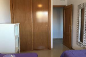 Posteľ alebo postele v izbe v ubytovaní Villa Matilde Modern 2 Bedroom Apartment Close to Beach