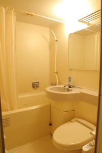 A bathroom at Smile Hotel Fukuoka Okawa