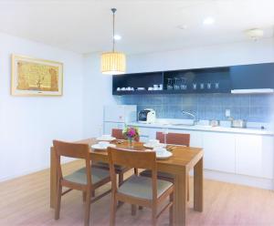 Tops10 Resort Donggang Cistar的厨房或小厨房
