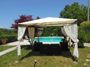 Bazén v ubytovaní Chalet in Umbria with Private Pool alebo v jeho blízkosti