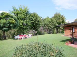 Vonkajšia záhrada v ubytovaní Chalet in Umbria with Private Pool