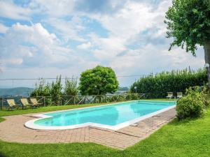 Kolam renang di atau dekat dengan Holiday Home Monte Santa Maria Pool Retreat