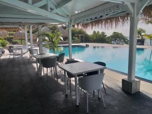 Piscina di Superbe studio Mi Amor face au Rocher du Diamant o nelle vicinanze