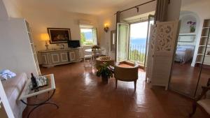 Gallery image of Villa Don Mimì Guarnaschelli la dependace in Taormina