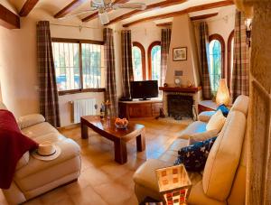 Kép Cassandra - Beautiful Private Villa with Heated Pool included szállásáról Jáveában a galériában