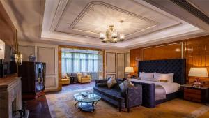 Area tempat duduk di InterContinental Shanghai Ruijin, an IHG Hotel - Downtown Historic Iconic Garden Hotel