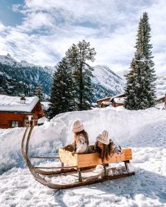 Mountain Hostel Gimmelwald v zimě