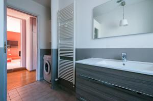 Phòng tắm tại Appartamento La Pigna - Affitti Brevi Italia +18 ảnh