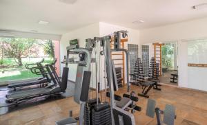 Fitness centrum a/nebo fitness zařízení v ubytování Carlton Suítes Limeira