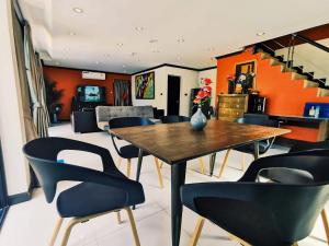 Posezení v ubytování 4poolvillas