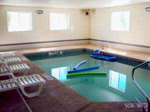 Πισίνα στο ή κοντά στο Americas Best Value Inn Green River