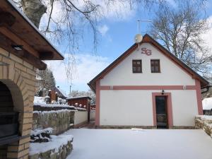 SG chalupa ŠTIKOV - Podkrkonoší - s celoročním privátním wellness v zime