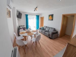 Zonă de luat masa în acest apartament