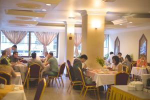 Tetamu yang menginap di Panorama Hotel