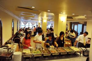 Tetamu yang menginap di Panorama Hotel